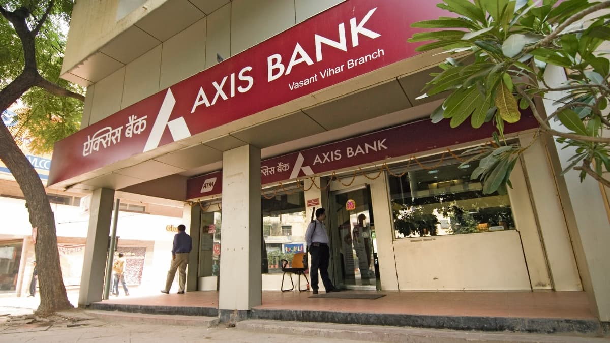Axis Bank Q3 FY26 Results: Profit Jumps 28% QoQ to ₹6,490 Crore