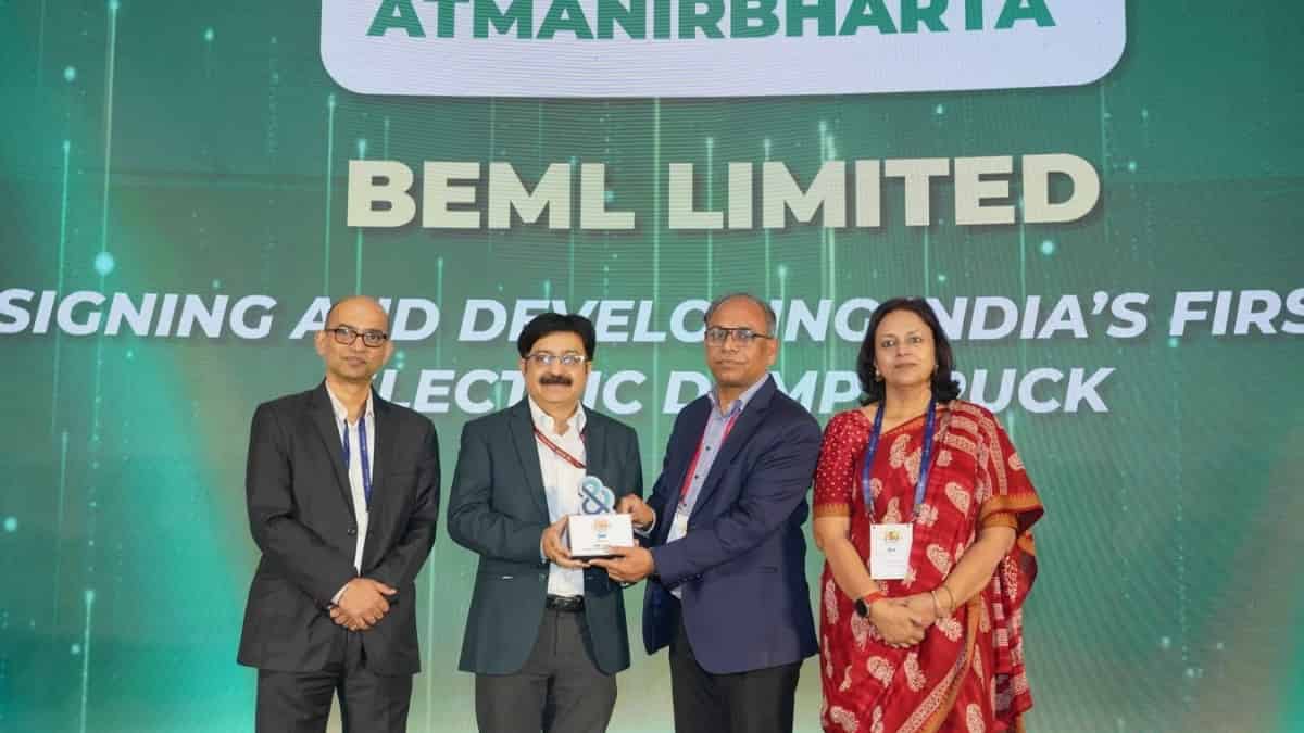 BEML Honoured with Dun & Bradstreet Atmanirbharta Award for BH35 Electric Dump Truck