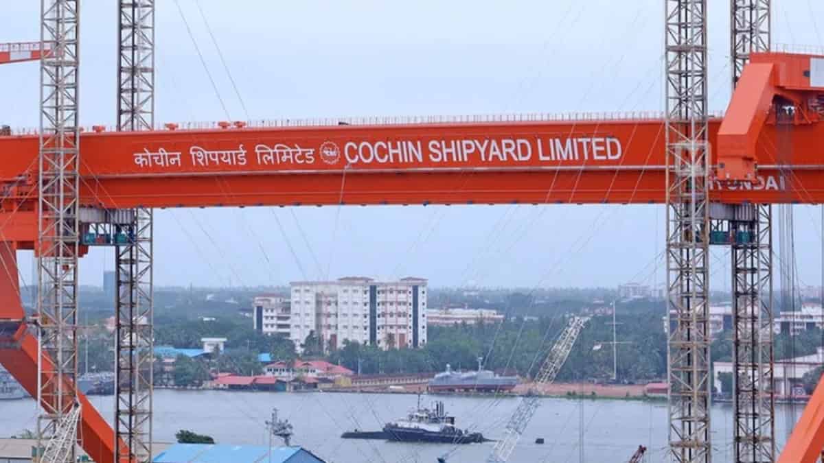 Cochin Shipyard Q4 Results FY26: Net Profit Dips 13.5% to ₹716 Cr, Declares ₹1.5 Dividend