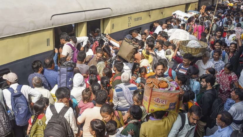 Indian Railways Runs 1,244 Holi Special Trains in 2026