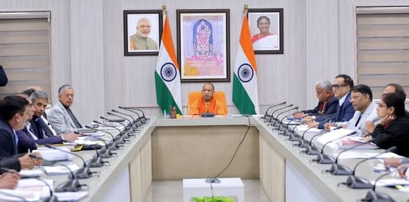 Chief Minister Shri Yogi Adityanath reviewed through video conferencing road projects operated and proposed NHAI