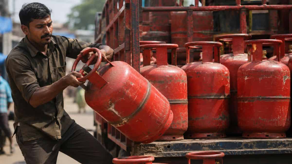 IOC, BPCL & HPCL Hike Commercial LPG Prices by up to ₹53.50 from June 1, 2026 – Domestic Cylinders Unchanged
