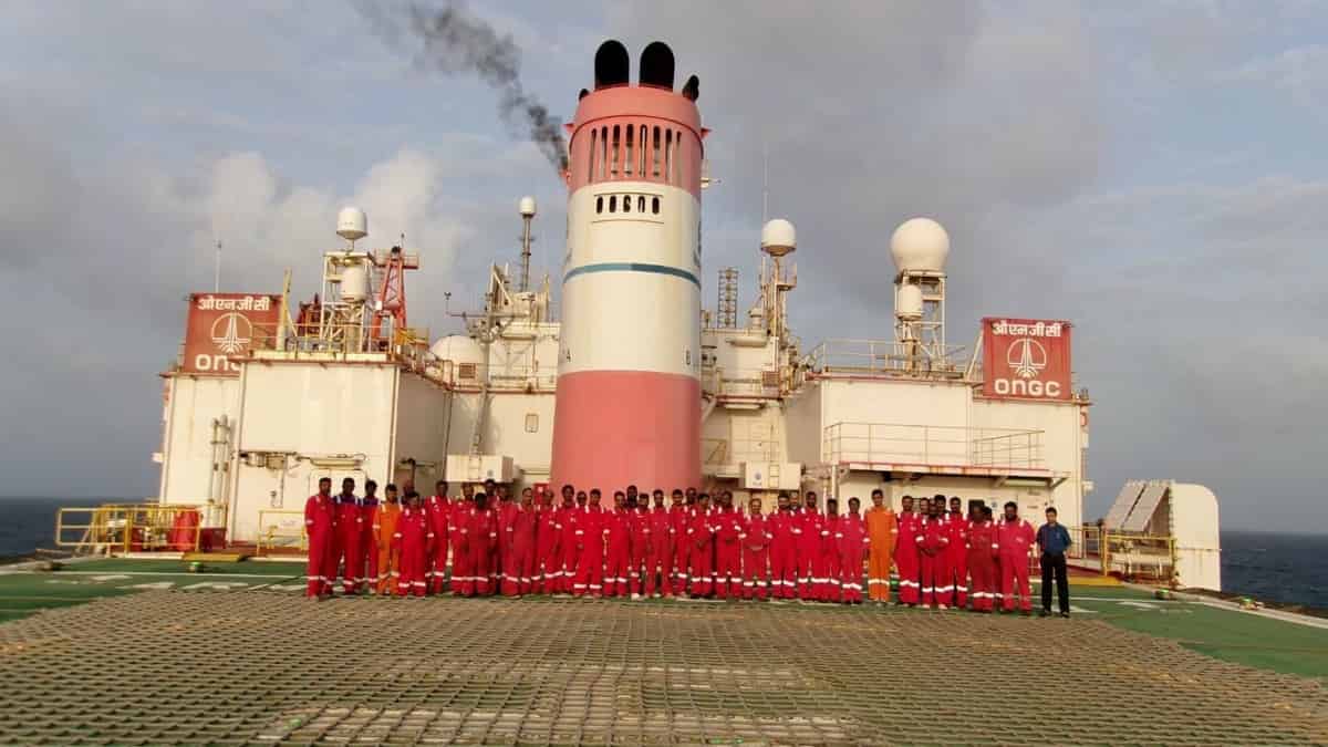 ONGC Cluster-7 Achieves 100th Crude Offloading Milestone