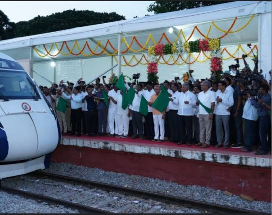 Railways state Minister inaugurates Vande Bharat Express Stoppage at Tumakuru Railway Station