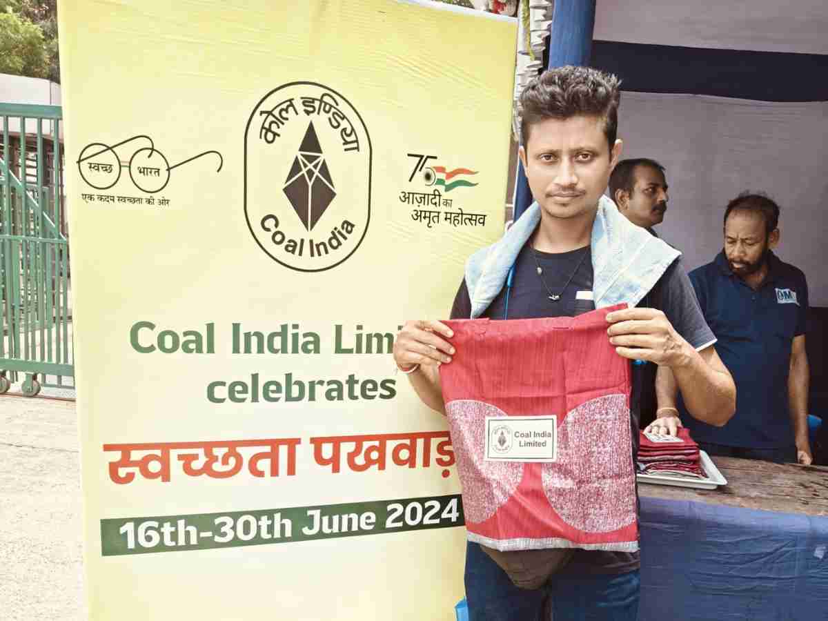 Coal India distributes Eco-Friendly bags