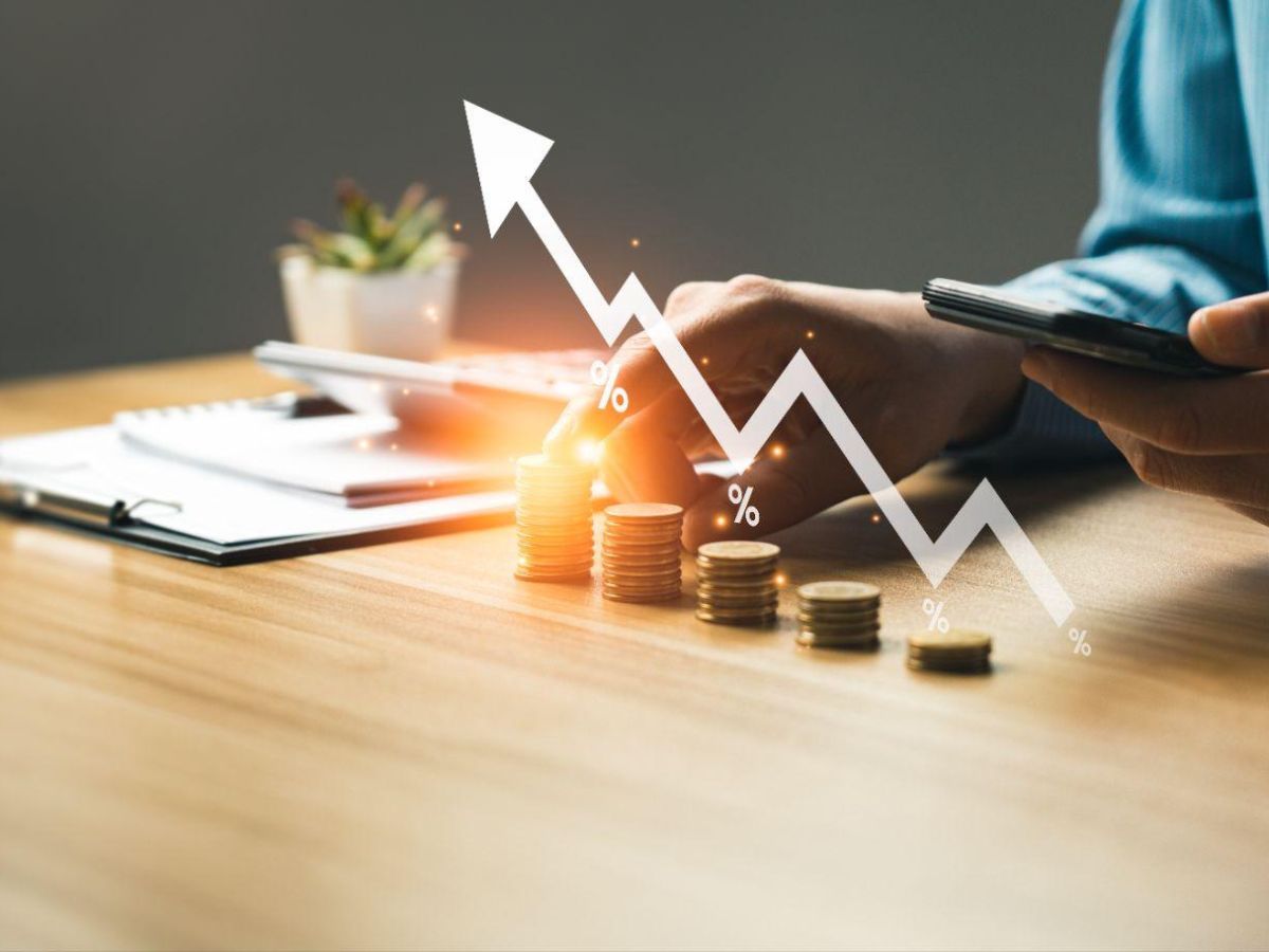 How does a mutual fund SIP calculator consider taxes?