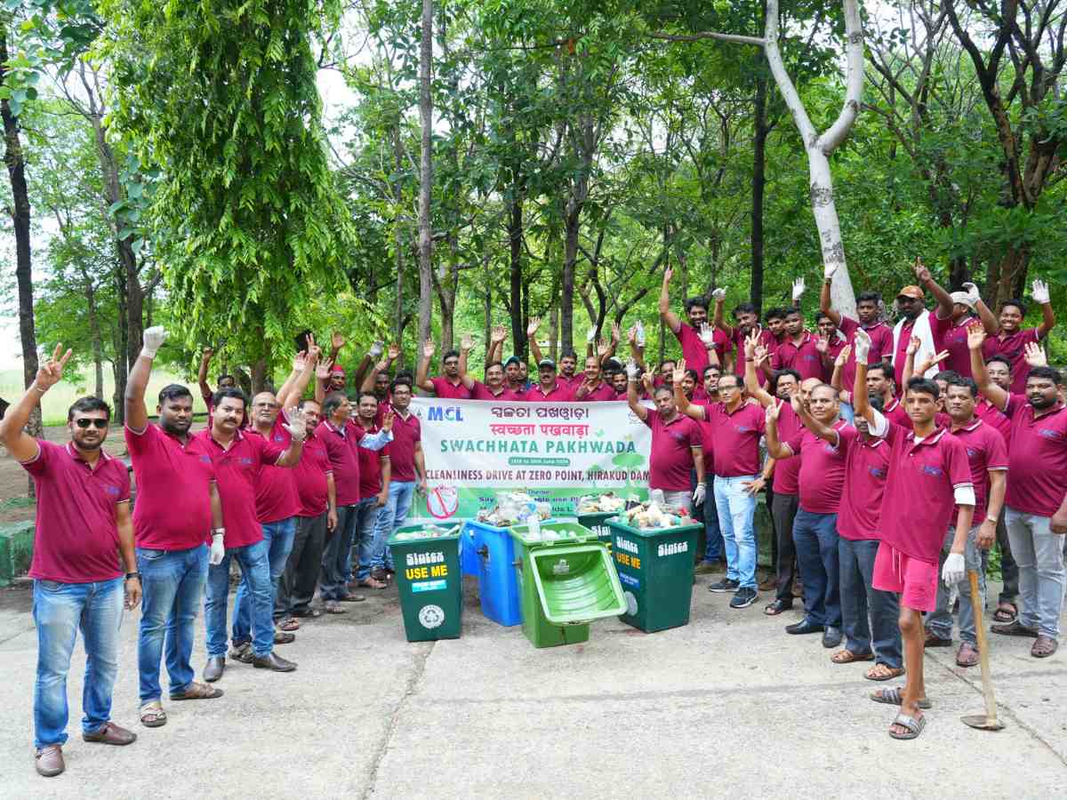 MCL Conducts Clean-Up Drive at Zero Point, Hirakud