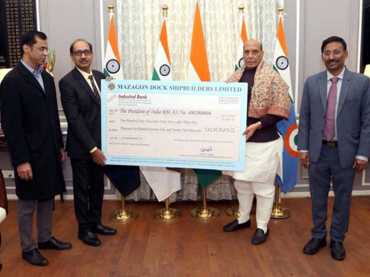 MDL hand over Rs. 262.45 cr dividend cheque to Defence Minister