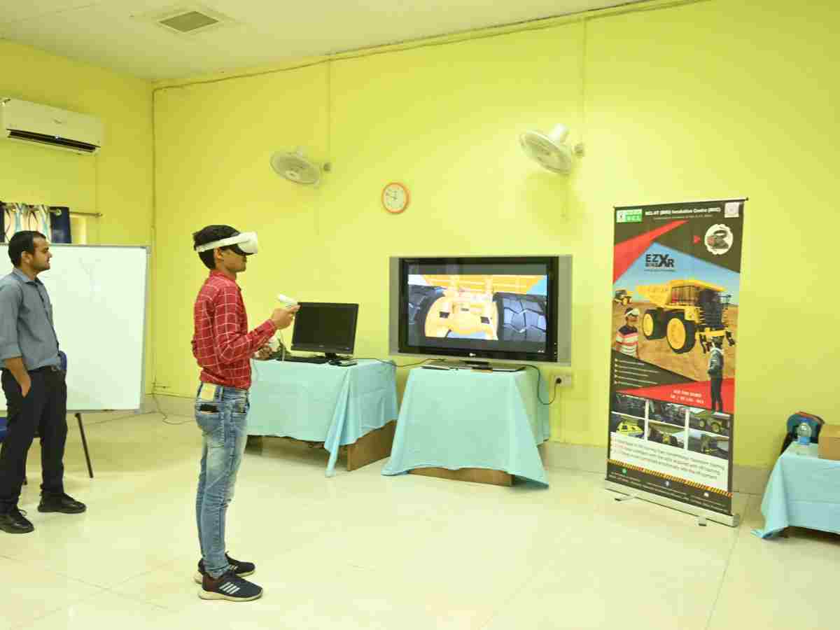 NCL Introduces Virtual Reality Training for Employees