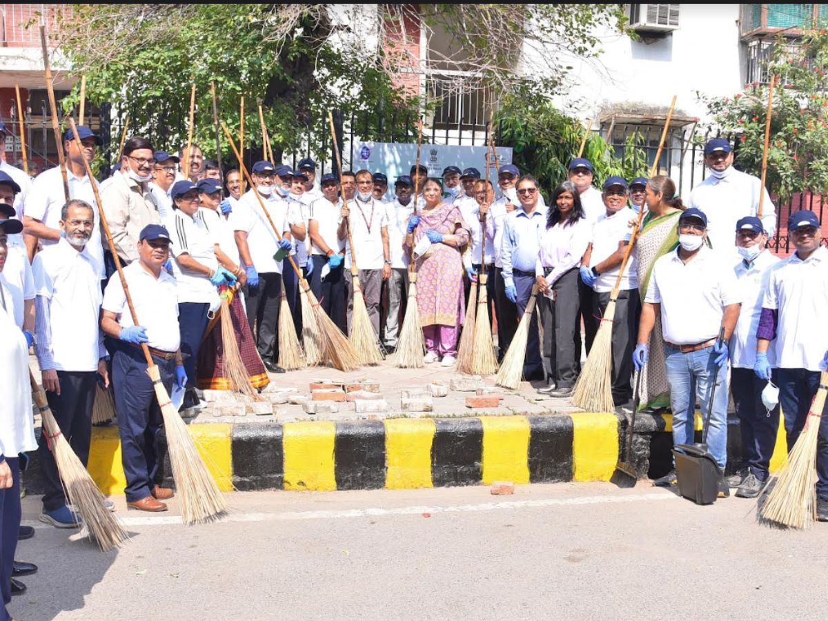 PFC Organizes Large-Scale Shramdaan as part of 'Swachhta Hi Seva'