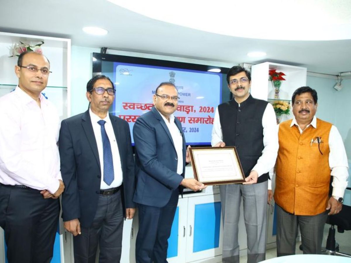 PowerGrid honoured with a special award by Power Ministry