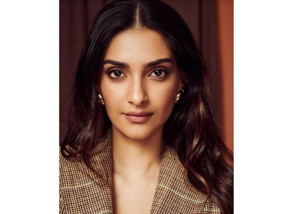 Sonam Kapoor Leads Word to Screen at MAMI Film Festival