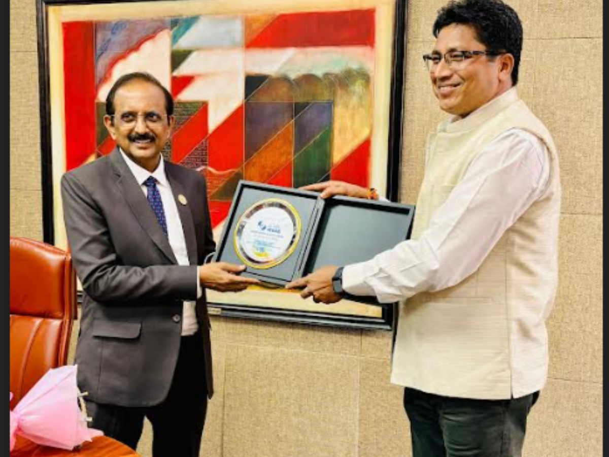 CMD, IREDA Meets SBI Chairman to Discuss Renewable Energy Collaboration