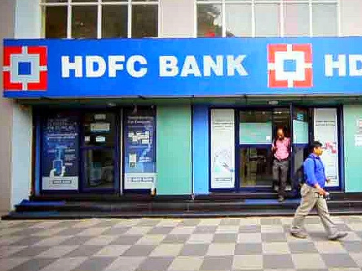 HDFC opens first branch in Singapore to expand financial services