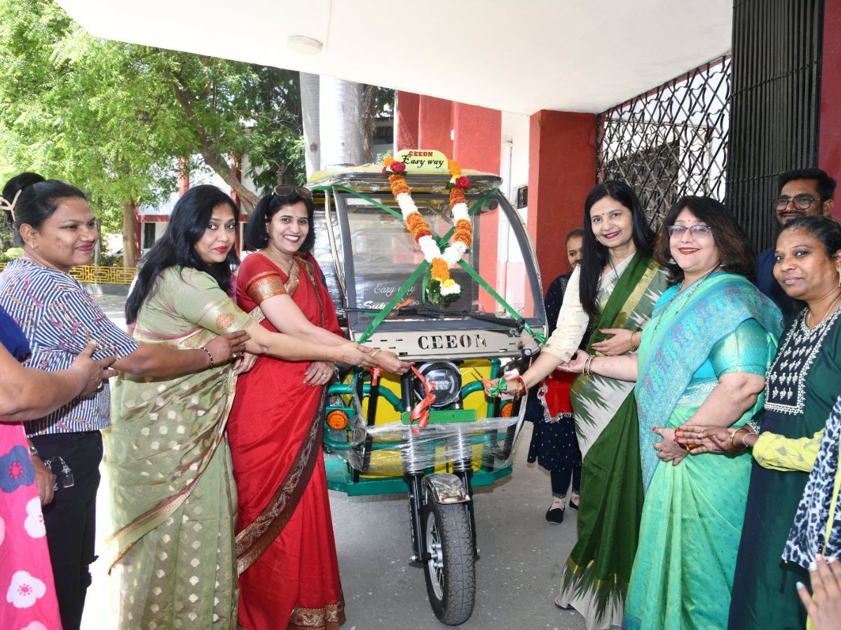 Inauguration of WCL's Jhankar Mahila Mandal's Gamini Driving School for Women