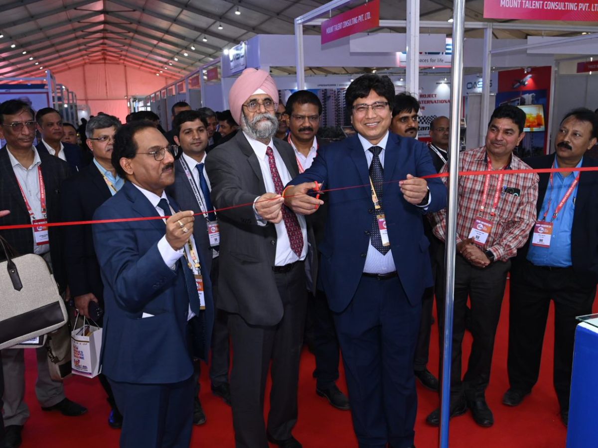 IREDA pavilion at Uttar Pradesh Global Investors Summit 2023 inaugurated by CMD, REC and CMD, PFC