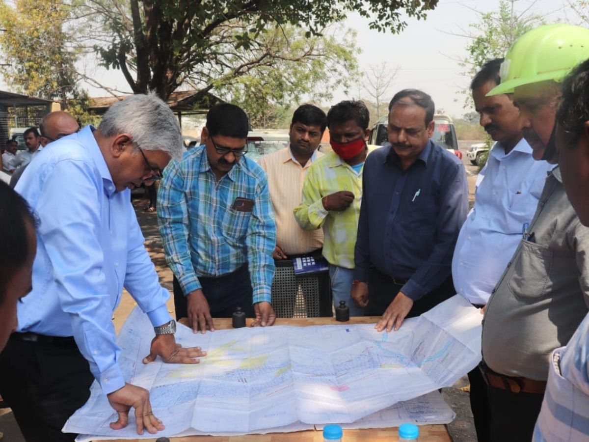 CMD SECL Dr. Prem Sagar Mishra reached Jamuna-Kotma on a field visit