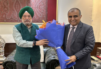 Hardeep Singh Puri congratulates New CMD of 'Energy Maharatna' HPCL