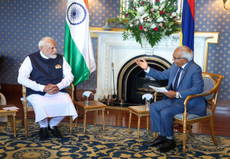 Prime Minister Modi meets with President of the Republic of Mauritius